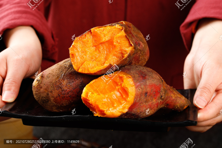 黑底上的红心蜜薯