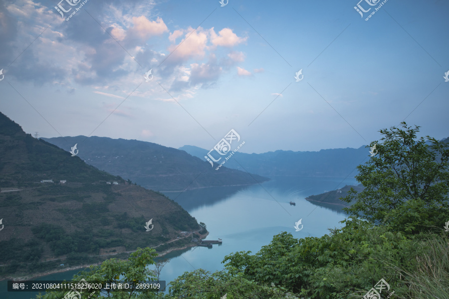 四川宜宾金沙江青山绿水自然风光