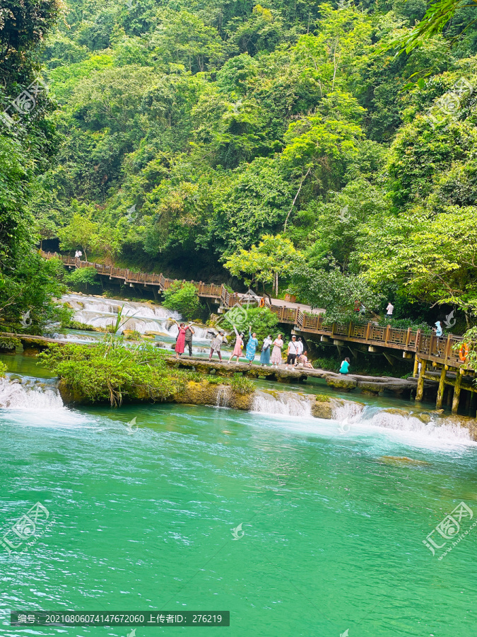 潭水栈桥旅客