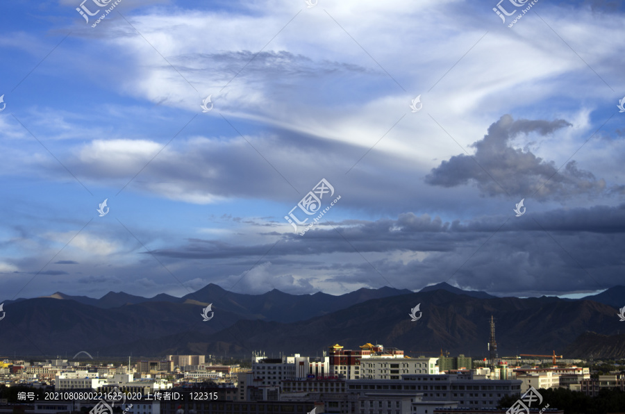 西藏城市风景