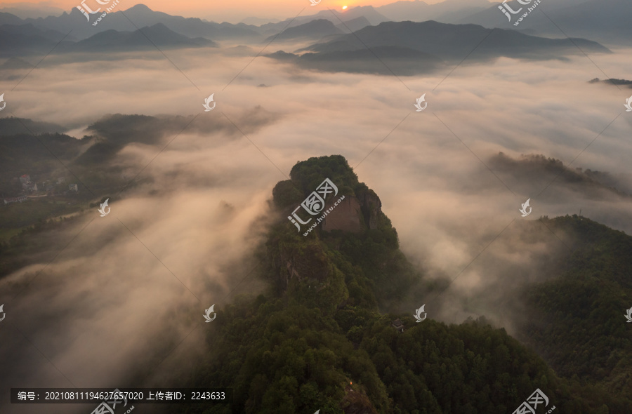 云海朝霞浙江丽水东西岩