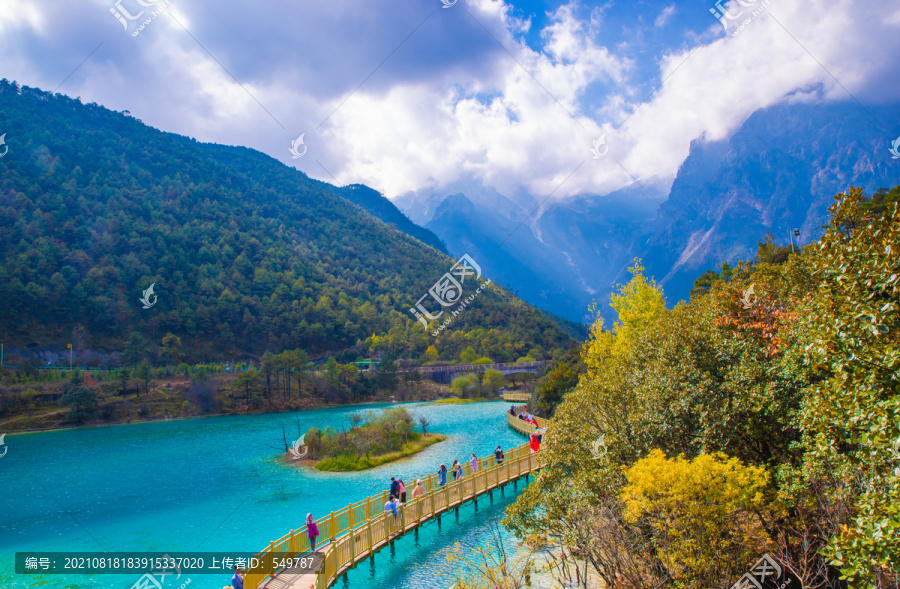 玉龙雪山镜潭湖