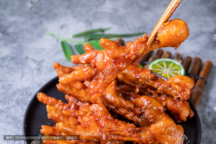 麻辣卤鸡爪