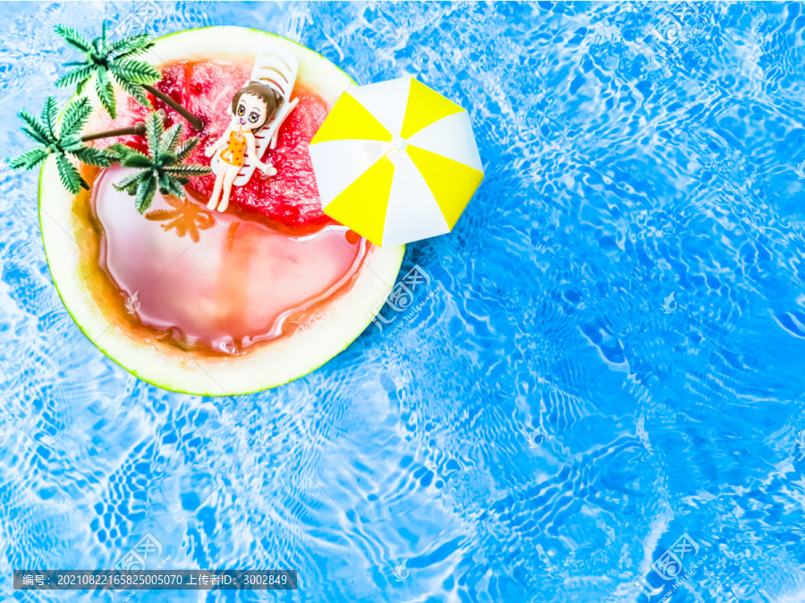 模拟夏日浴场场景的西瓜创意摄影