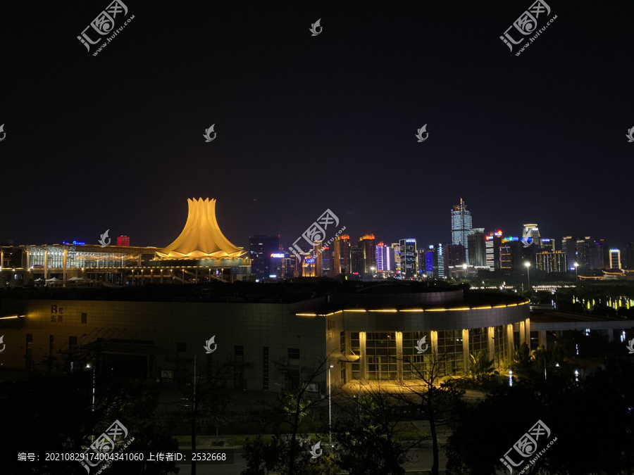 南宁东盟商务区会展中心夜景