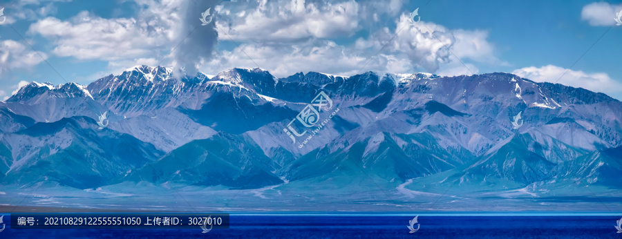 赛里木湖雪山