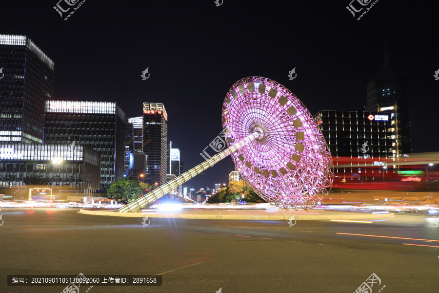 城市雕塑日晷夜景