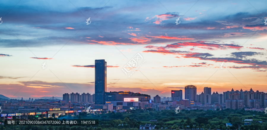 中国灯都中山市古镇华艺广场夜景