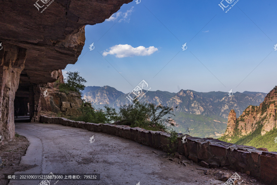 河南南太行山挂壁公路