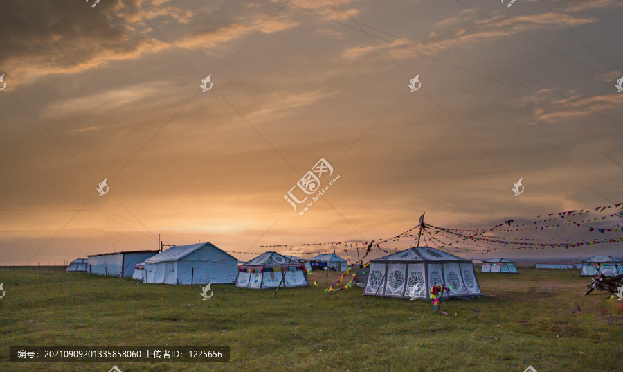 青海湖畔帐篷度假村2