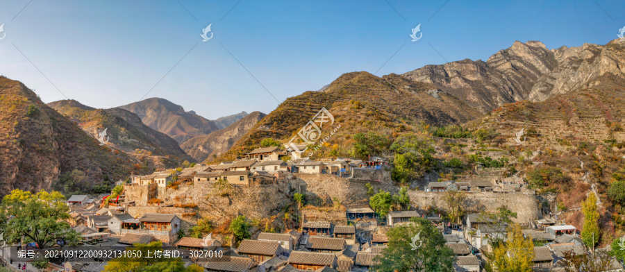 爨底下村全景图