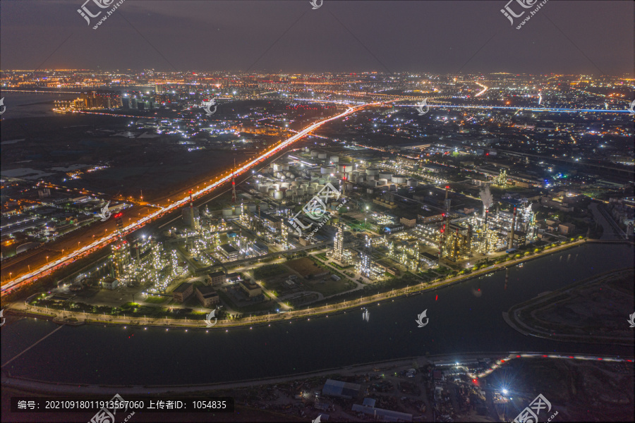 青岛石油石化厂夜景