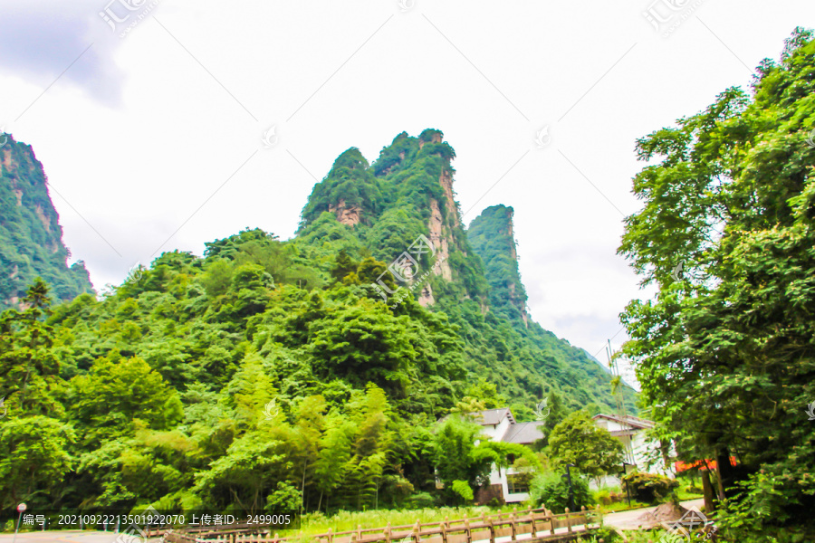 湖北张家界宝峰湖