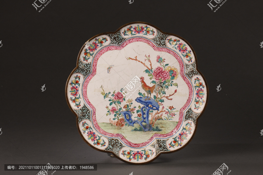 清中期铜胎画珐琅富贵纹花口盘
