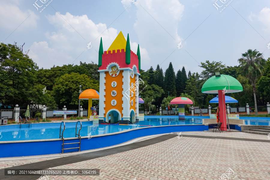 儿童乐园游泳池