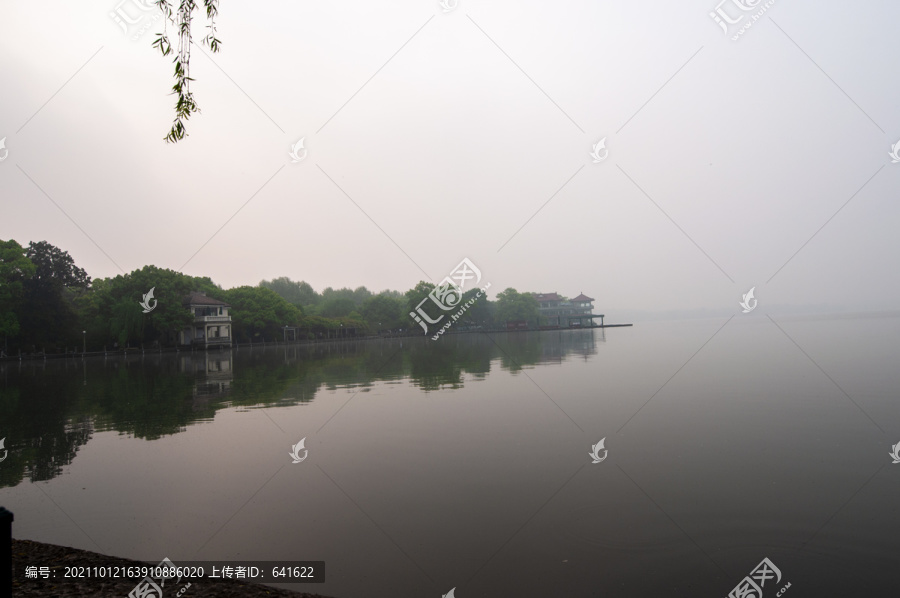 烟雨杭州西湖