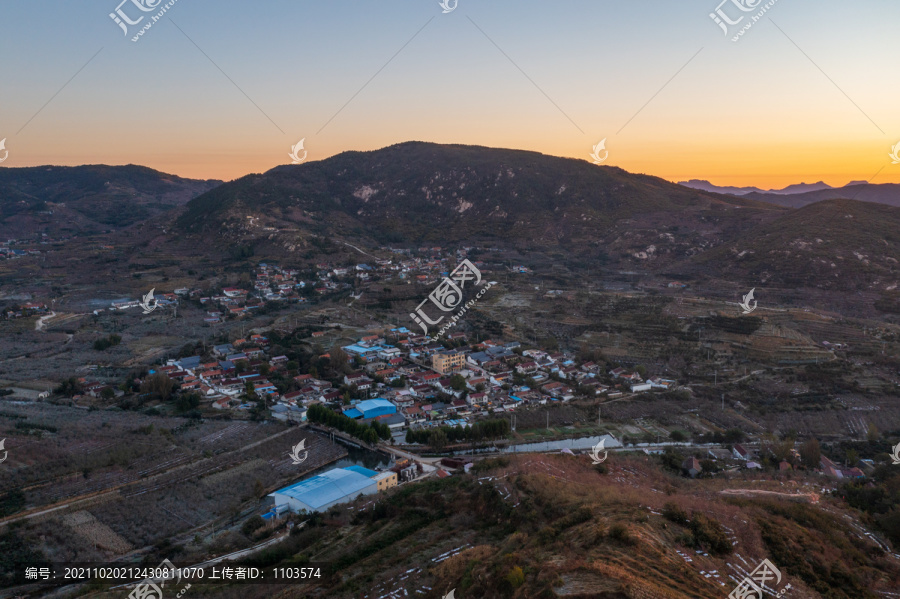 航拍沂蒙山区乡村日出