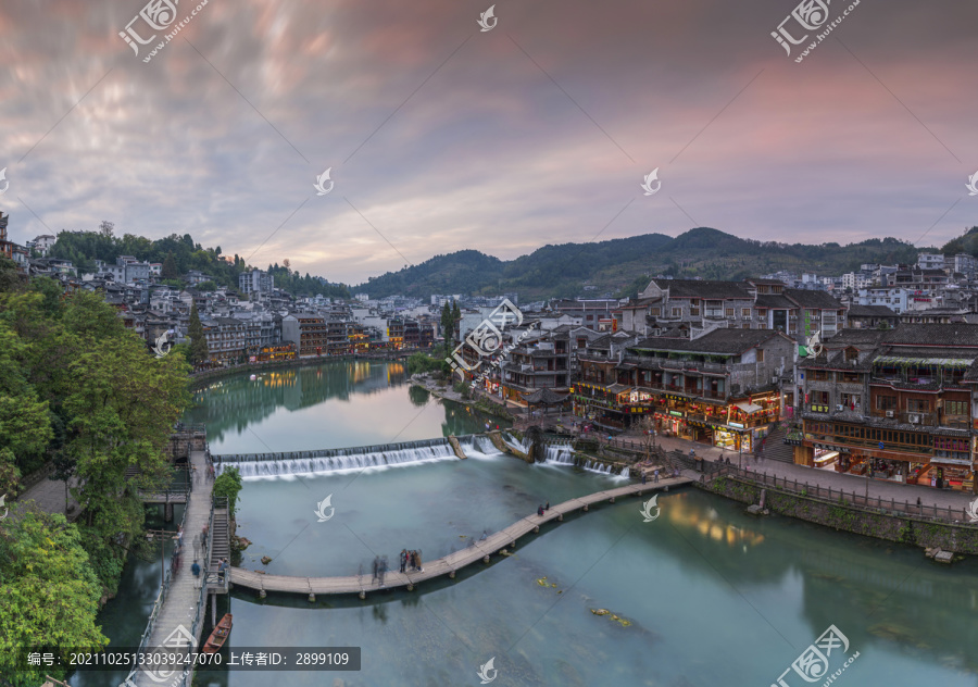 湖南湘西凤凰古城夜景