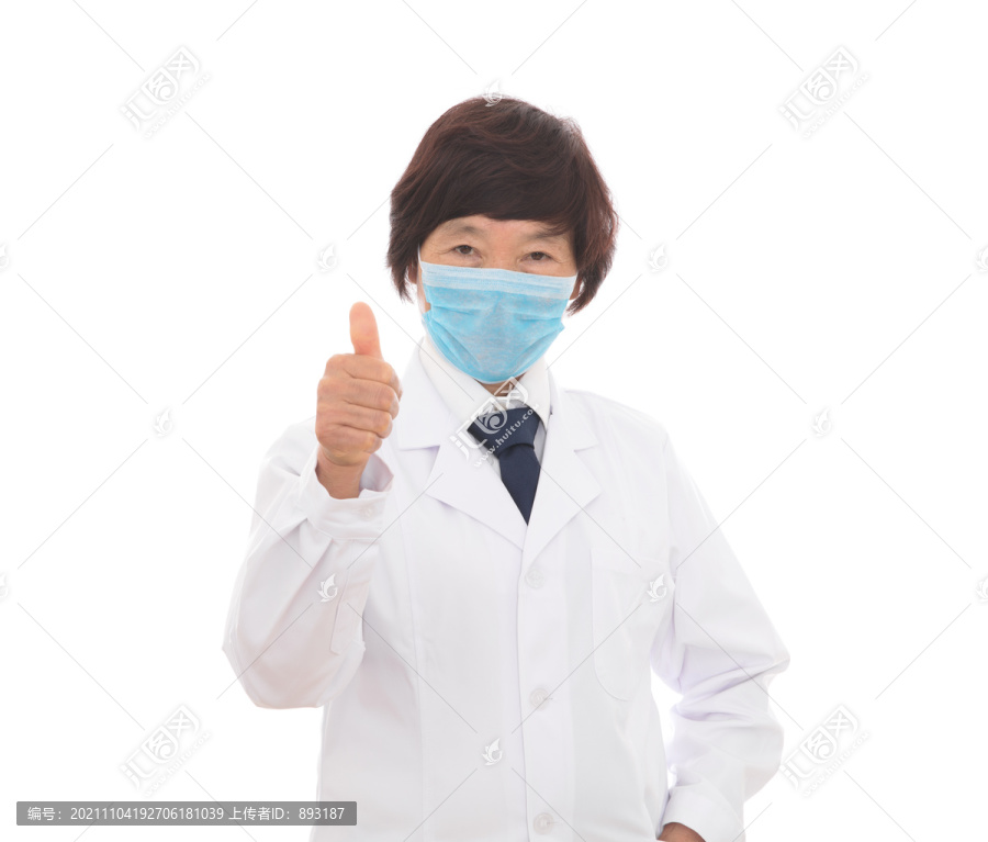 戴口罩的女医生竖起大拇指
