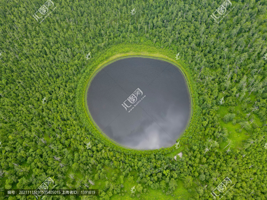 呼伦贝尔柴河月亮天池景区