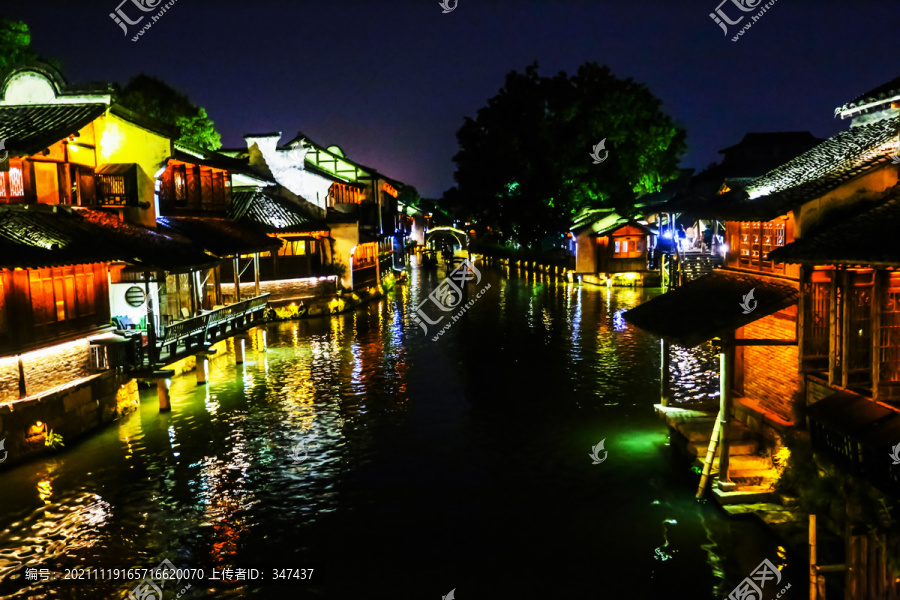 乌镇西栅临水民居夜景