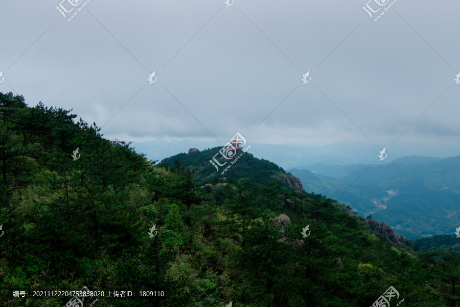 意境水墨山