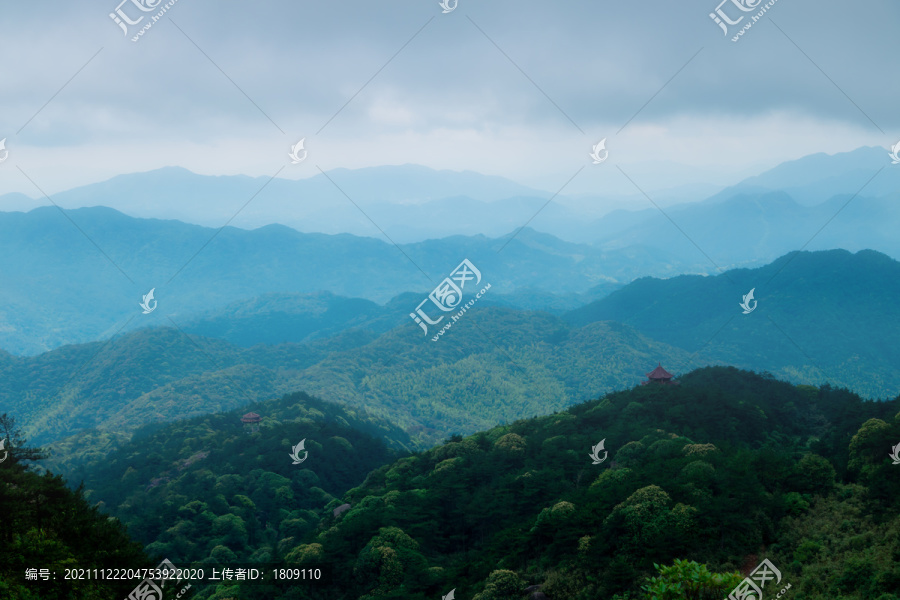 意境水墨山