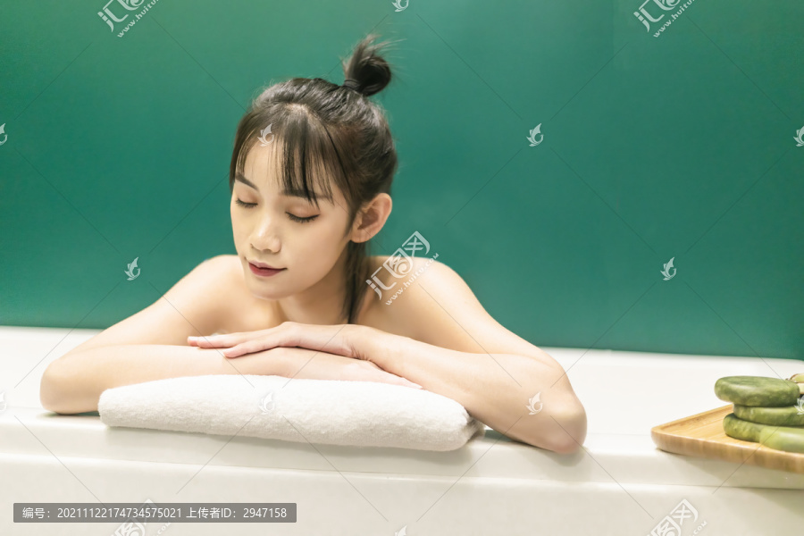 冬季女性SPA按摩摄影