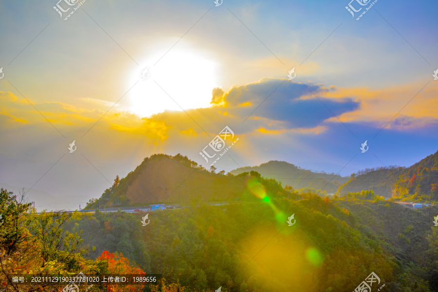 风景黄昏高山