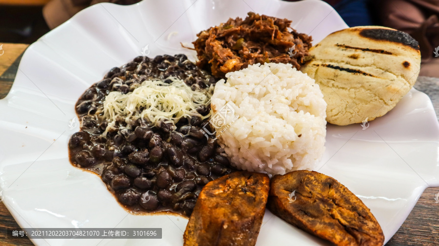 餐桌上南美美食异国美食家庭美食