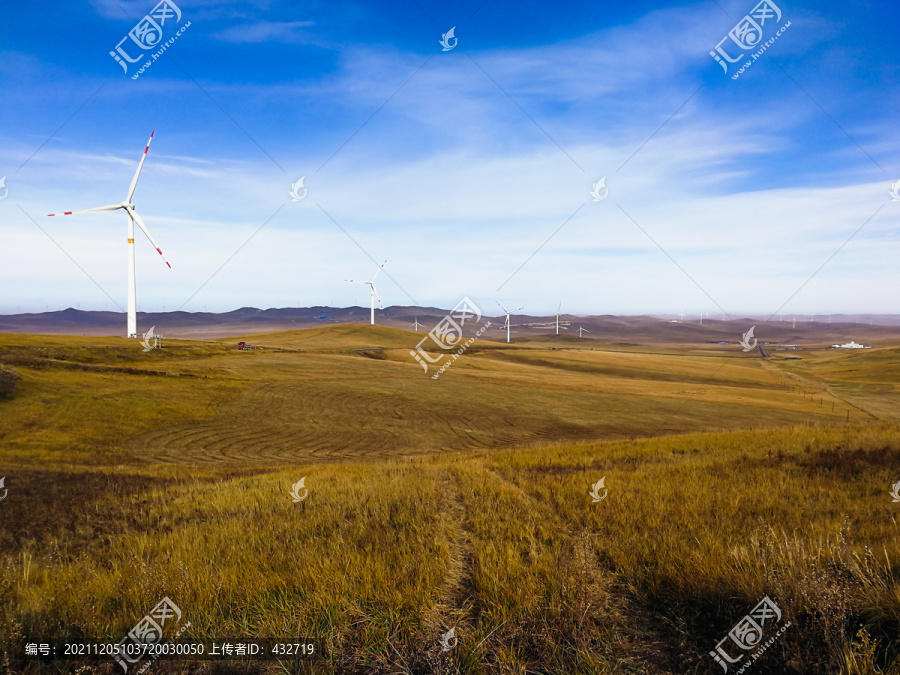 草原秋季风力发电