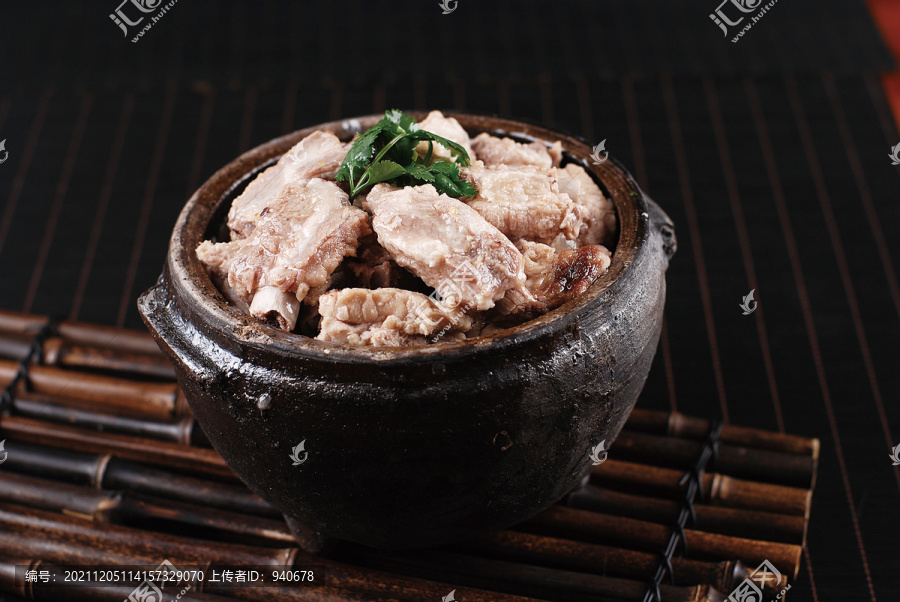 酸菜排骨砂锅