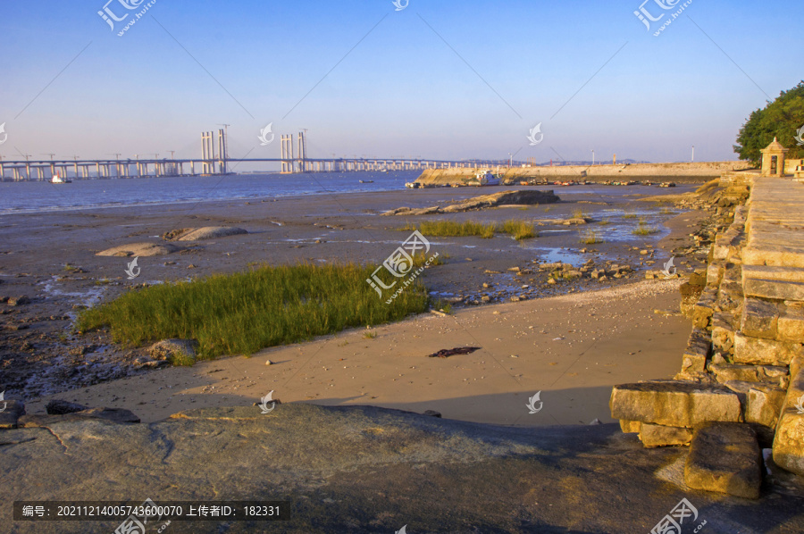 林銮渡海滨景色