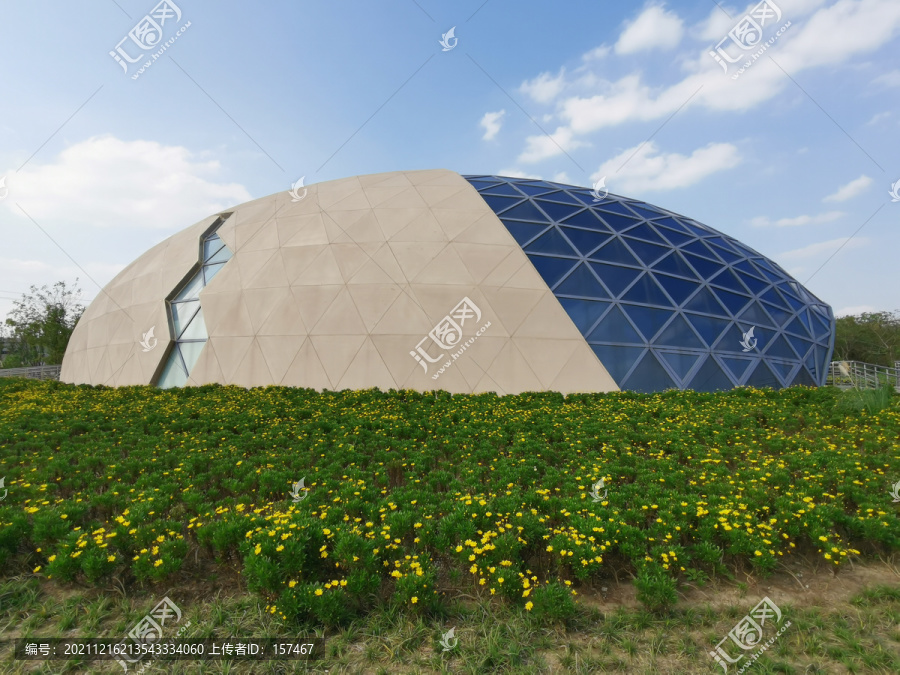 球形玻璃幕墙建筑