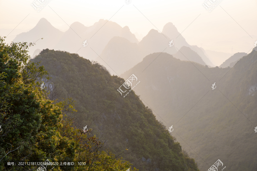 自然风景延绵山脉