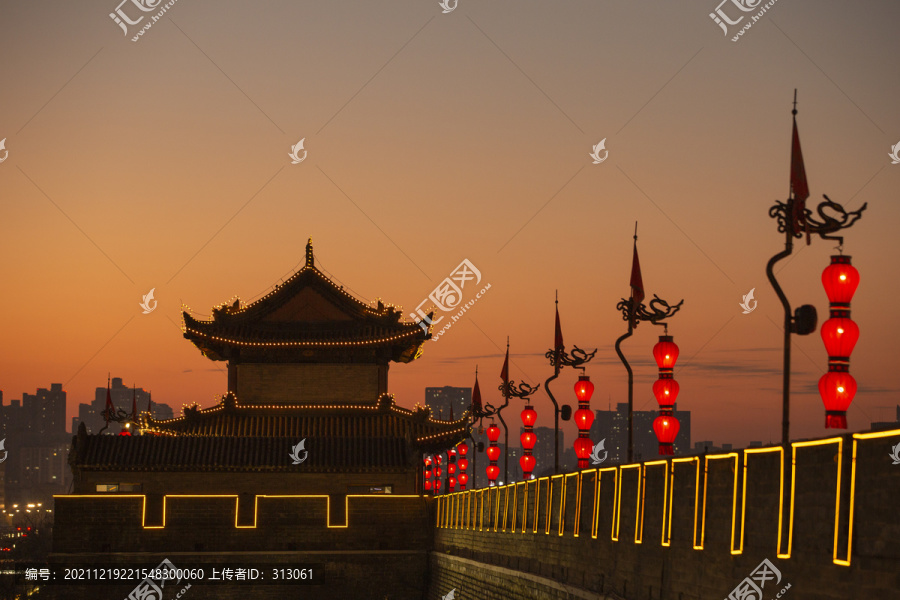 夕阳中的西安城墙