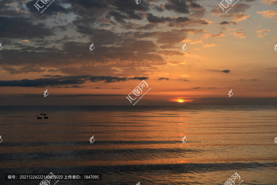 青海湖夕阳落日