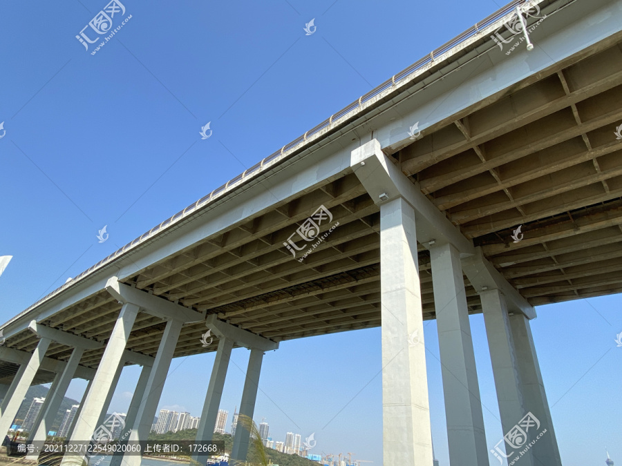 桥底建筑