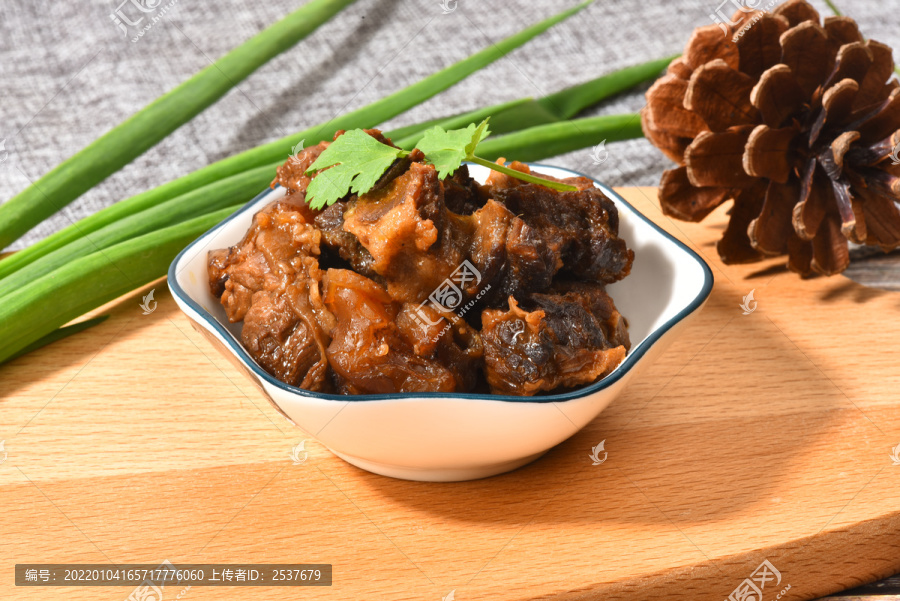 牛腩卤牛腩牛肉小吃美食