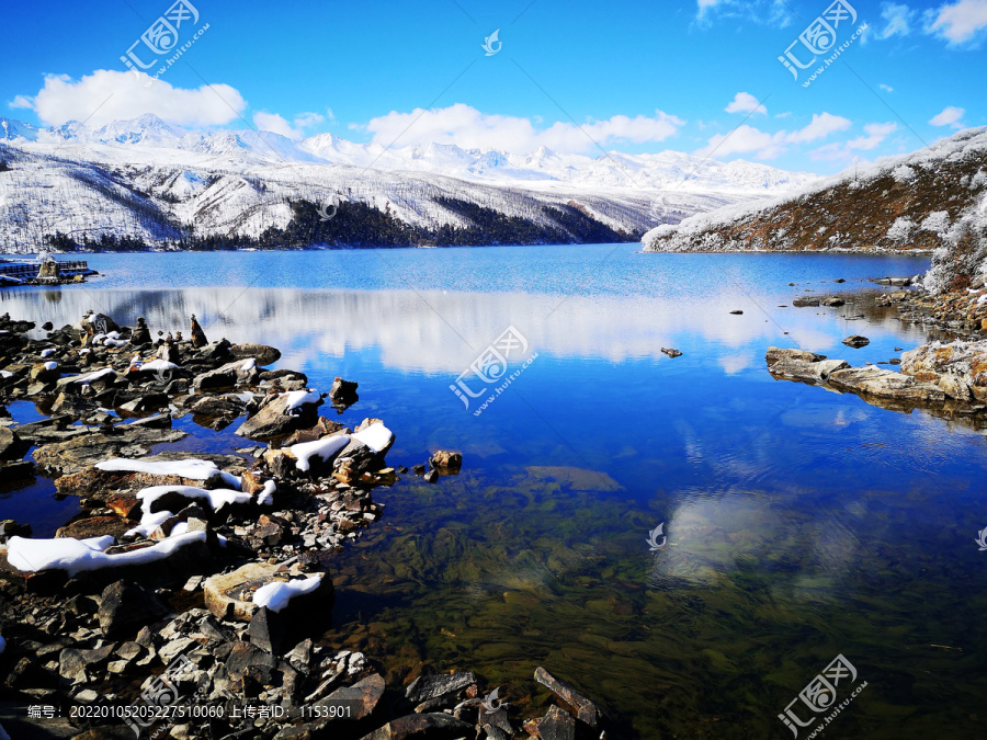 高山湖泊