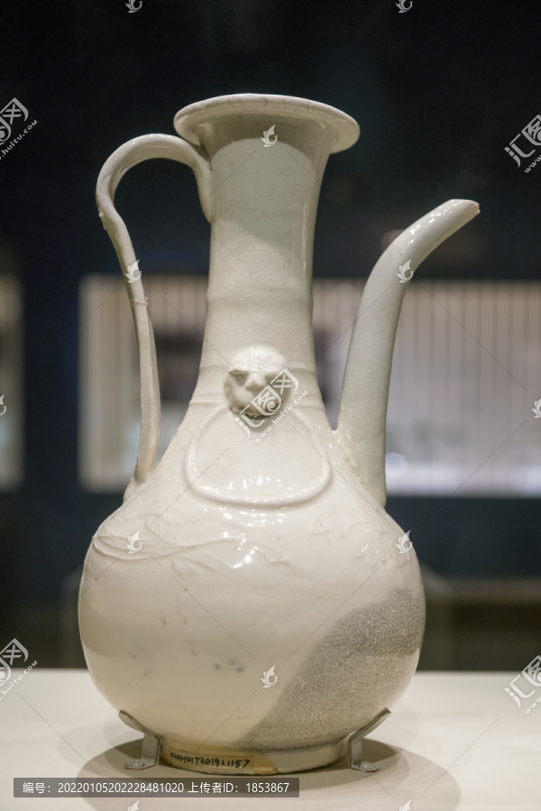 宋汝窯月牙白釉提梁壺   急須  工芸品 美術品 置物 宋汝窯月牙白釉提梁壺 急須 工芸品 美術品 置物