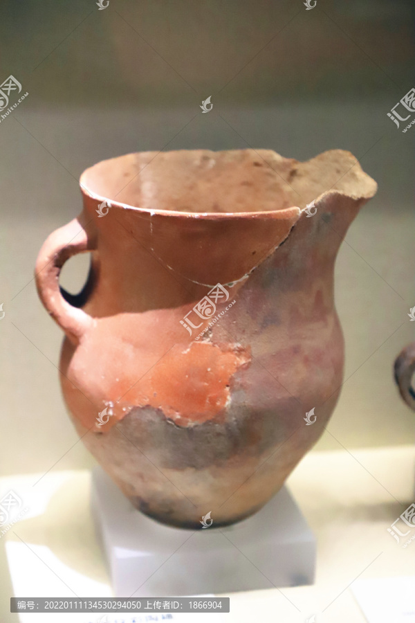 骆驼纹彩陶罐