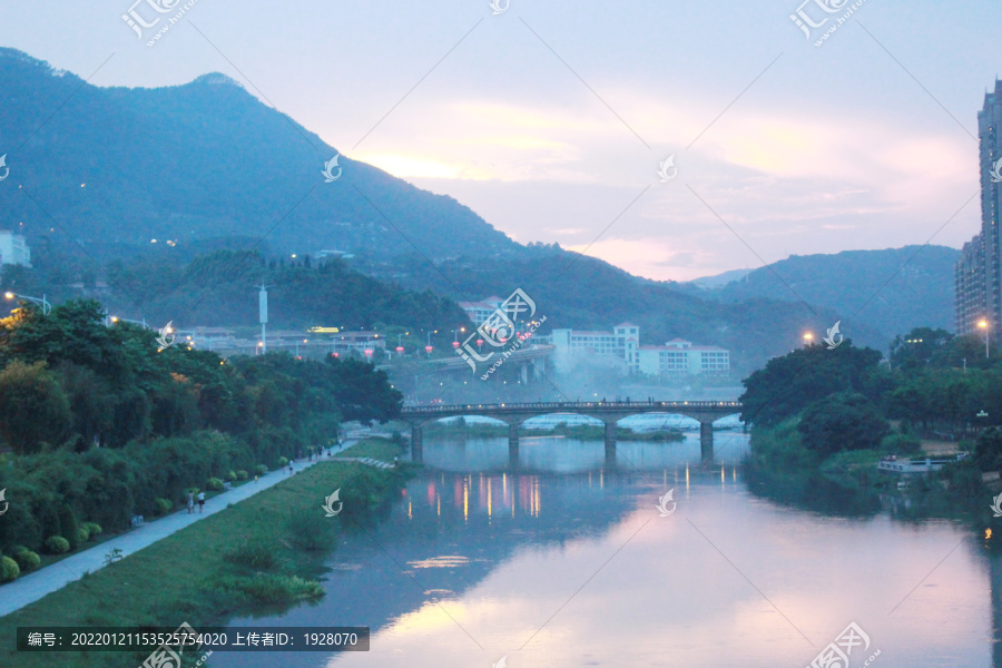 静谧风景画