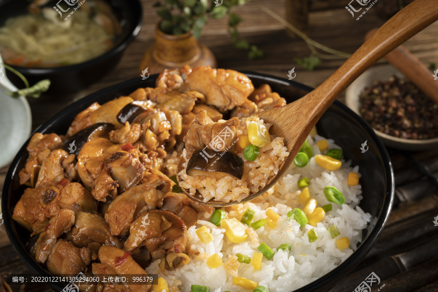 鸡肉拌饭