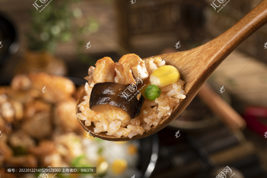 鸡肉拌饭