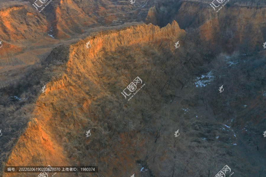 土林残雪黄土