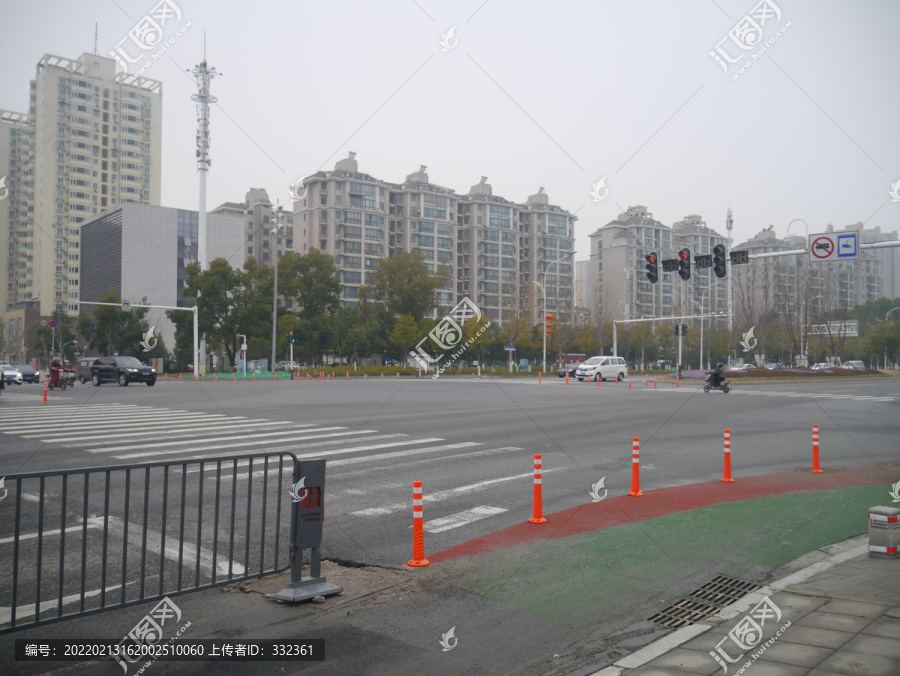 斑马线公路十字路口