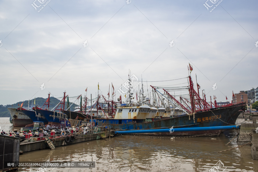 石浦港口渔船