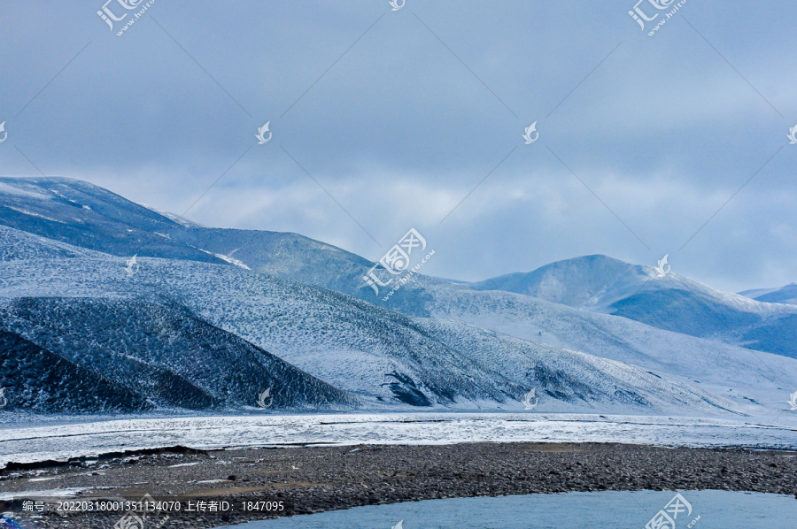 祁连雪景