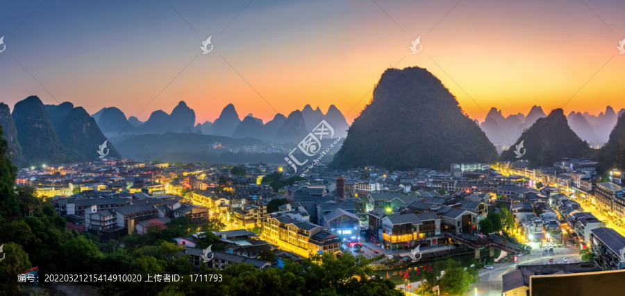 中国广西桂林阳朔日出风光